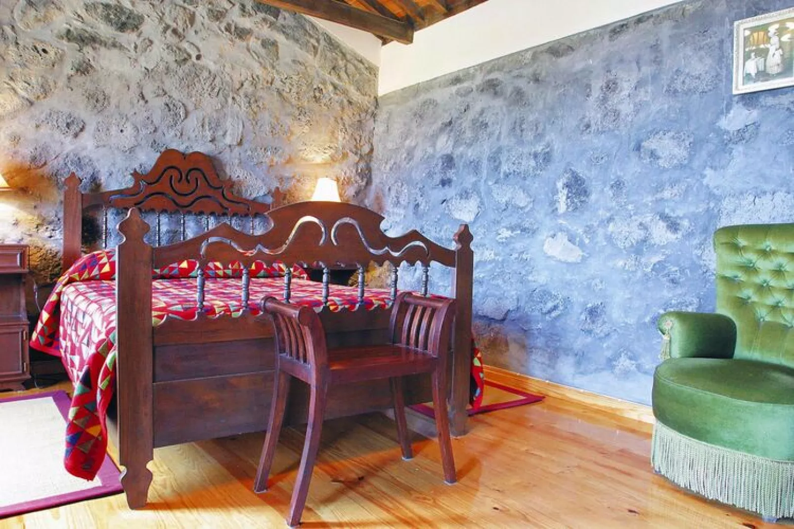 Ferienhäuser Adegas do Pico in Prainha // Adega T2 / 70-90m2 / vineyard or countryside-Living room