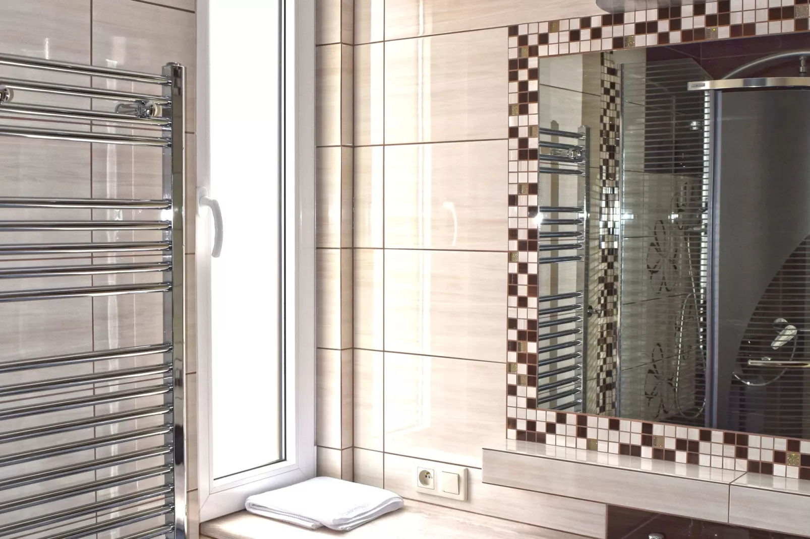 A house on the shore of the lake-Bathroom