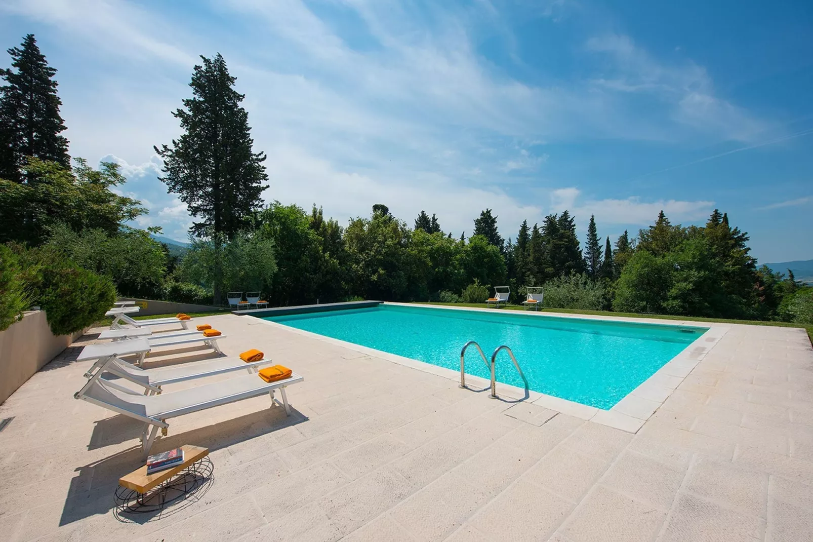 Cipresso-Swimming pool