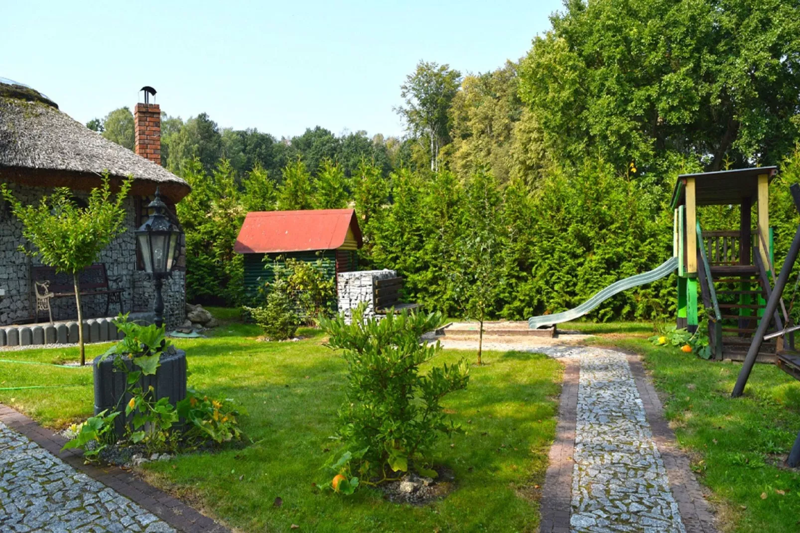 A house on the shore of the lake-Exterior summer