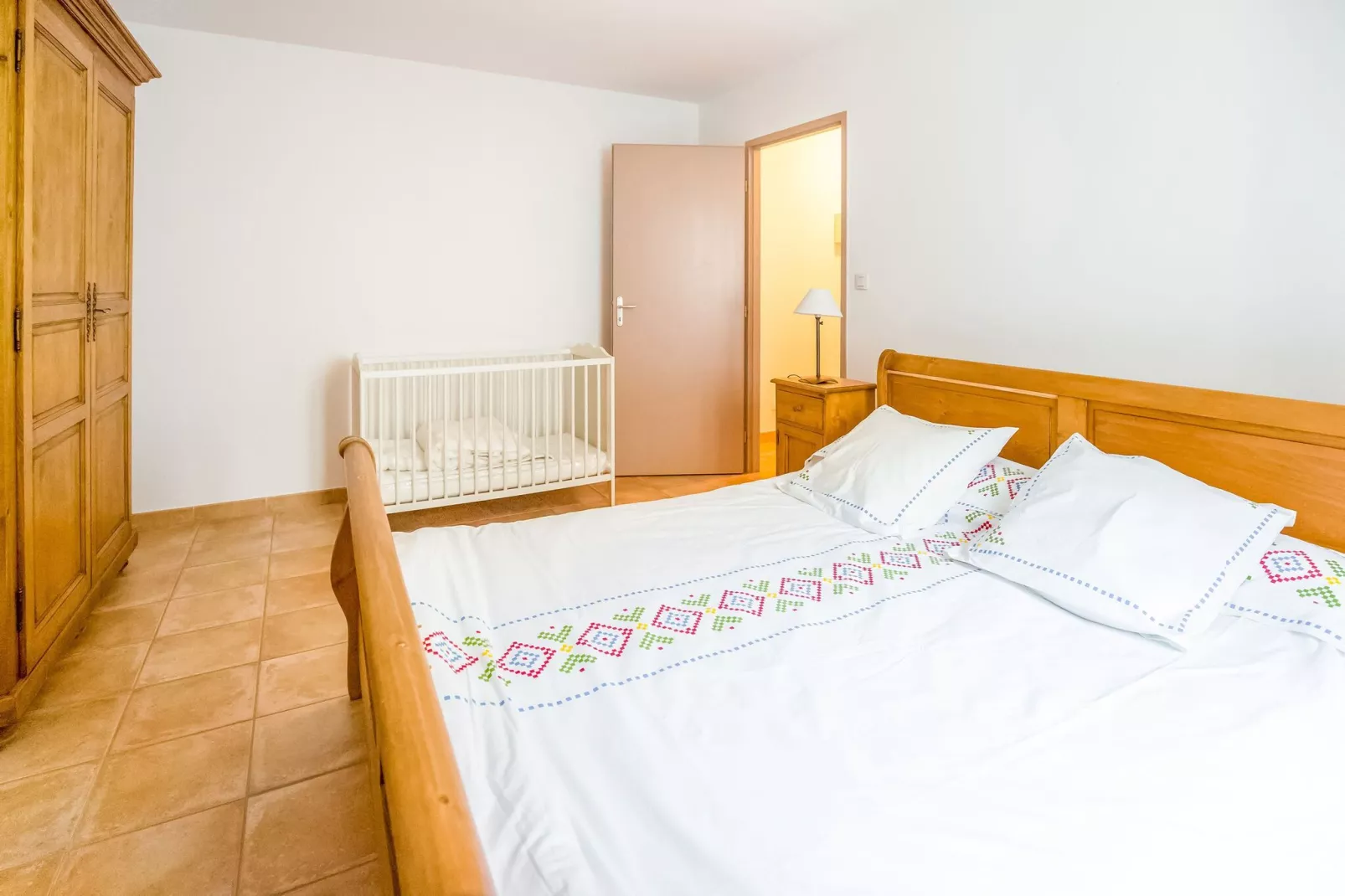 La Bise-Bedroom