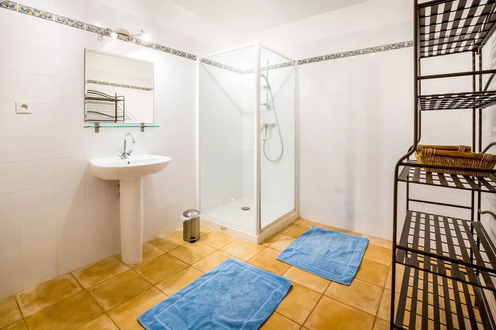 La Bise-Bathroom