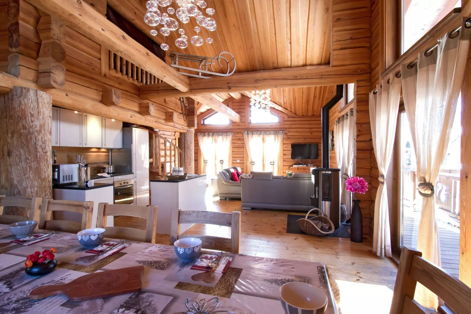Chalet Leslie Alpen 1-Dining room