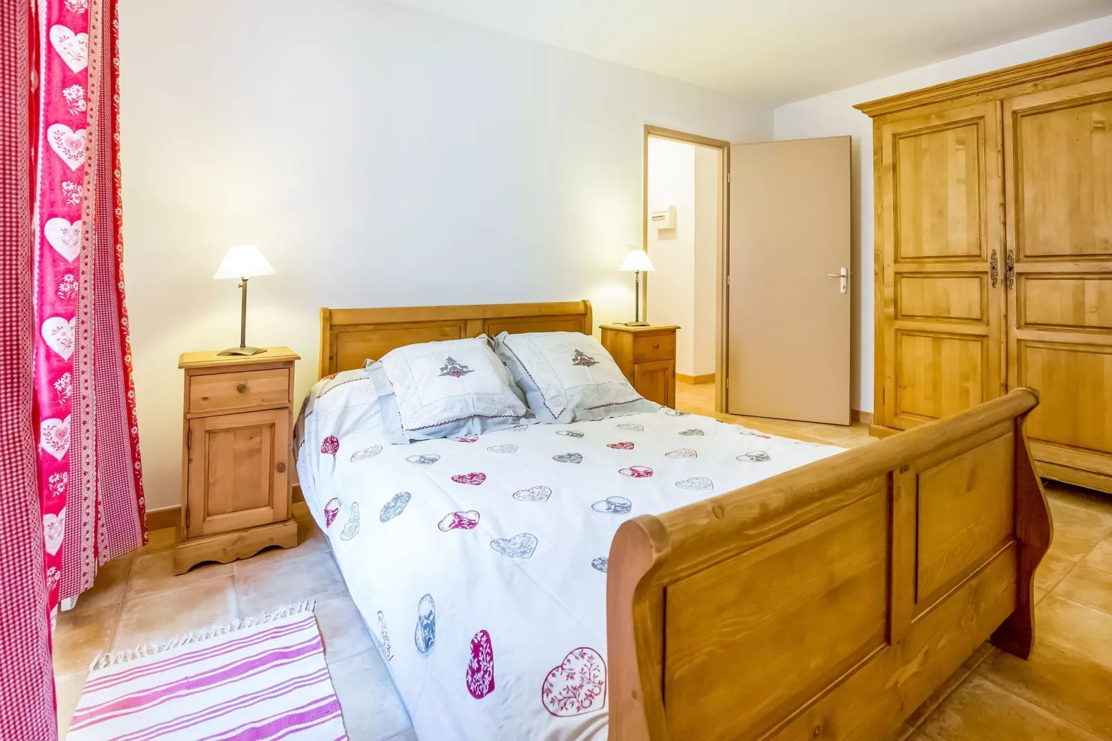La Bise-Bedroom
