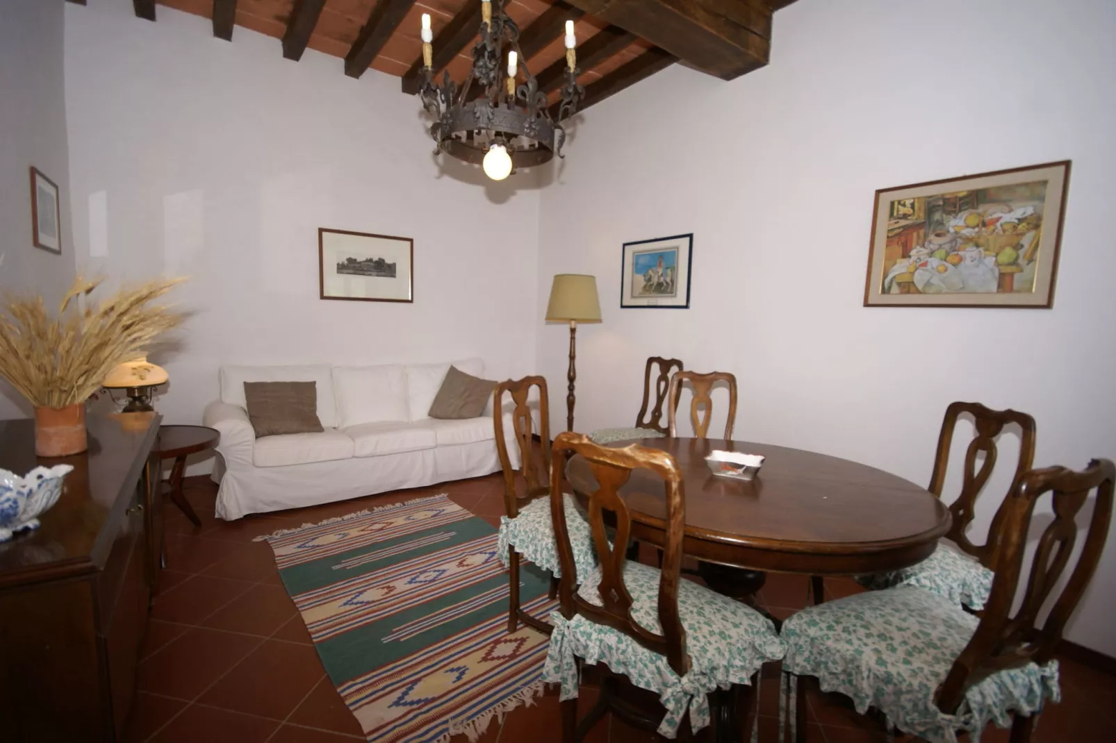 Forno-Living room