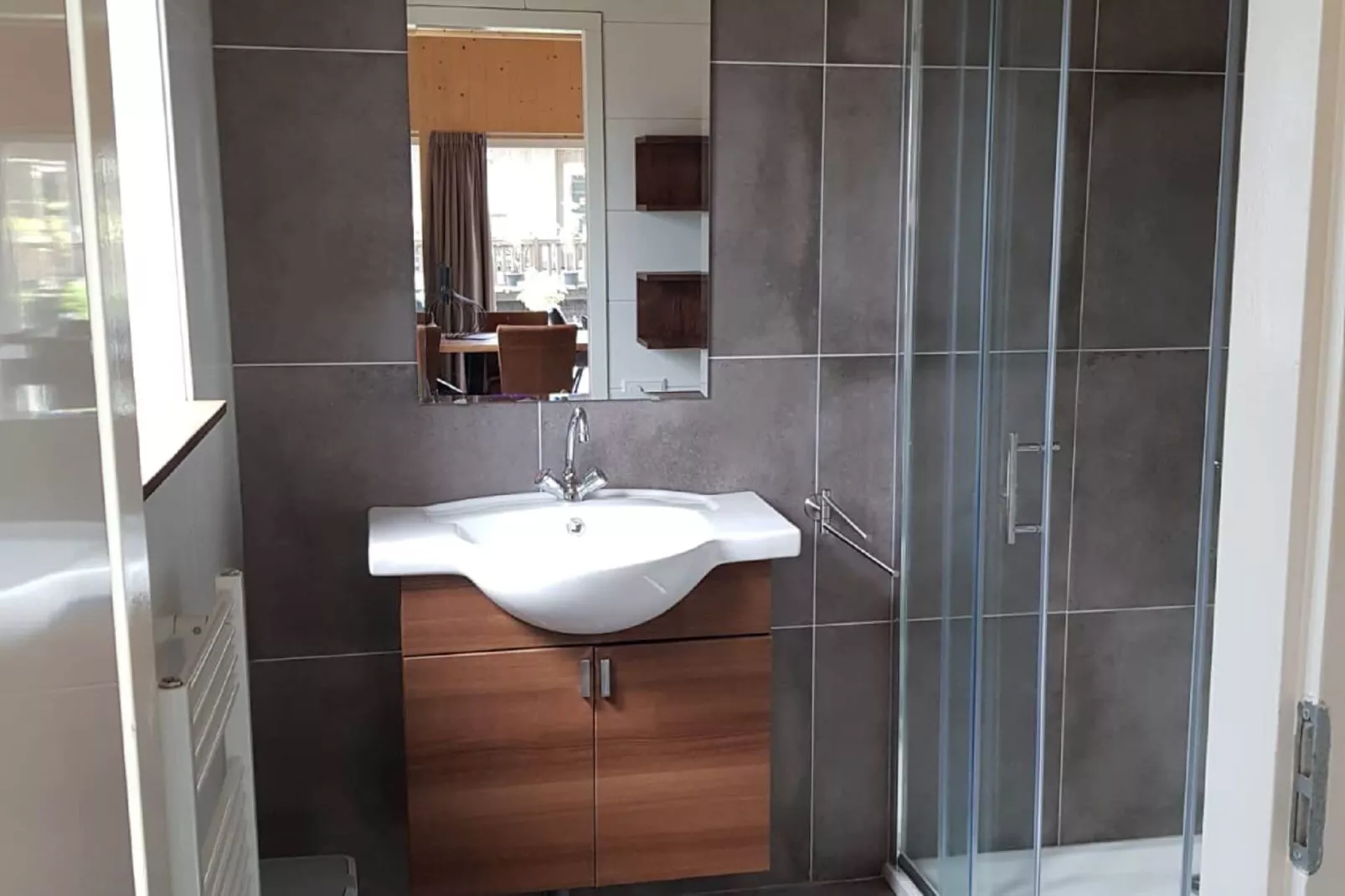 Vakantiepark De Rimboe & De Woeste Hoogte 18-Bathroom