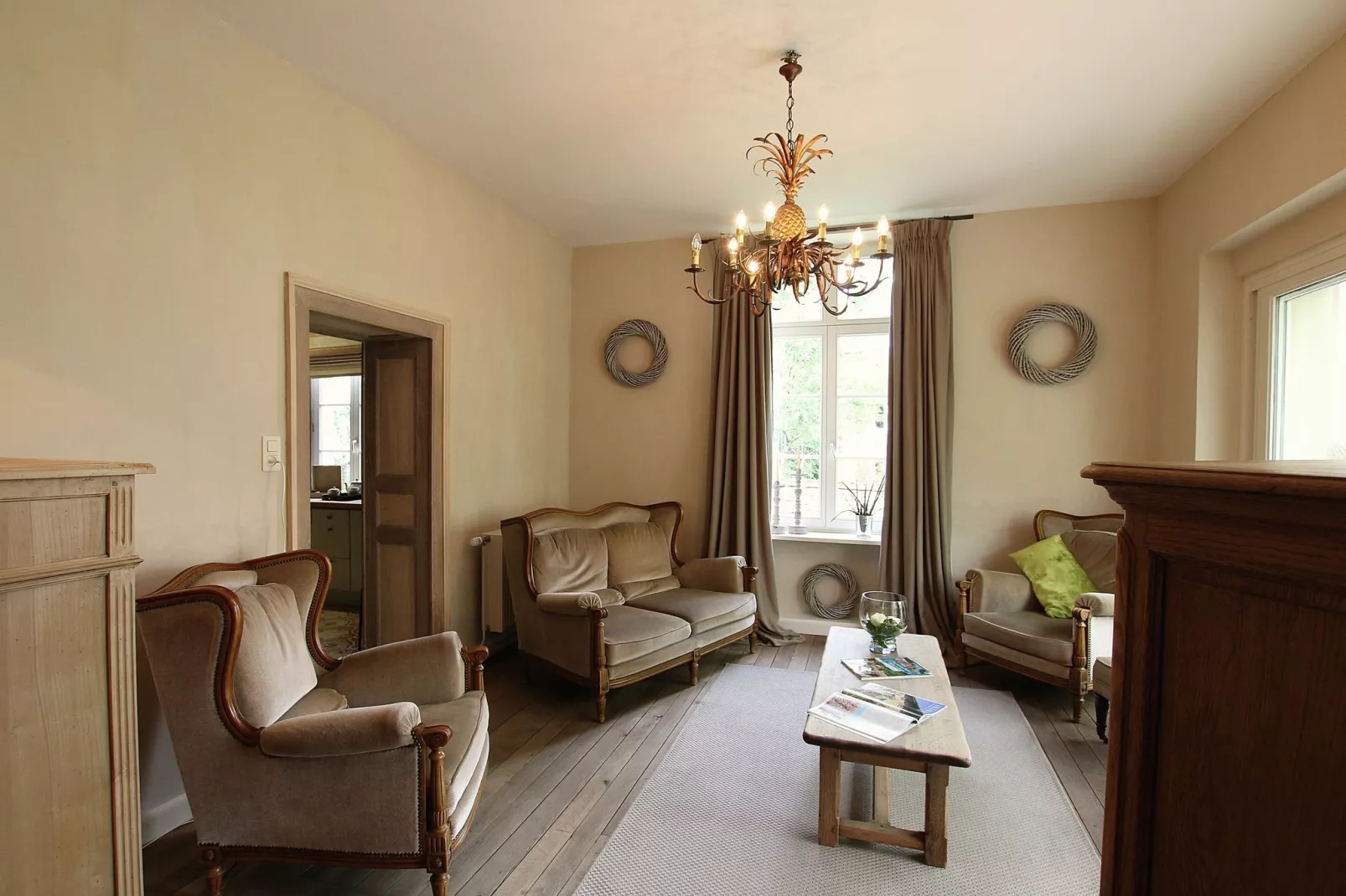 Baillet Latour-Living room