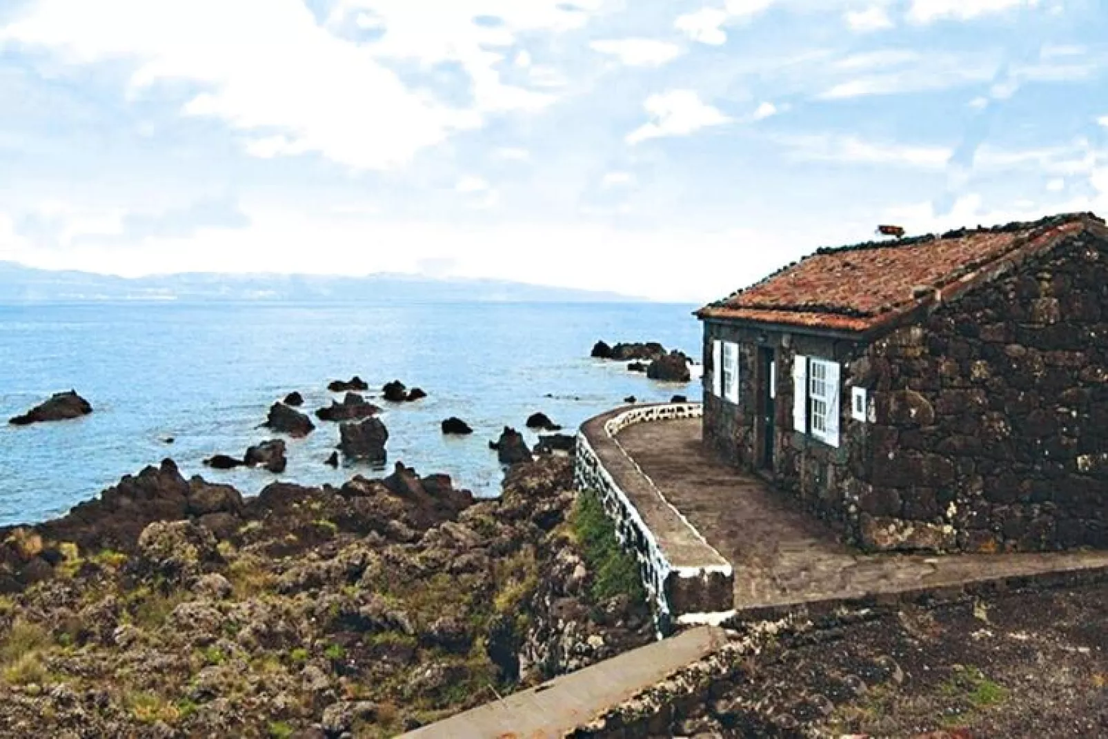 Ferienhäuser Adegas do Pico in Prainha // Adega T2 70-90m2 / sea-Water view