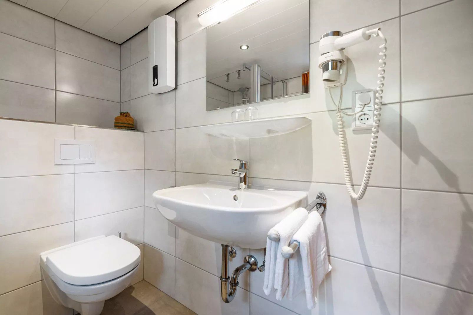 Oberkirchen-Bathroom