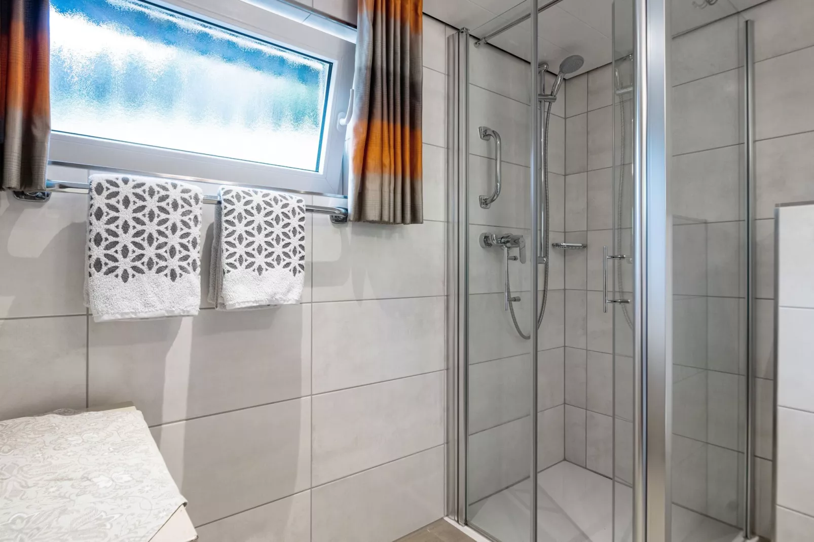 Oberkirchen-Bathroom