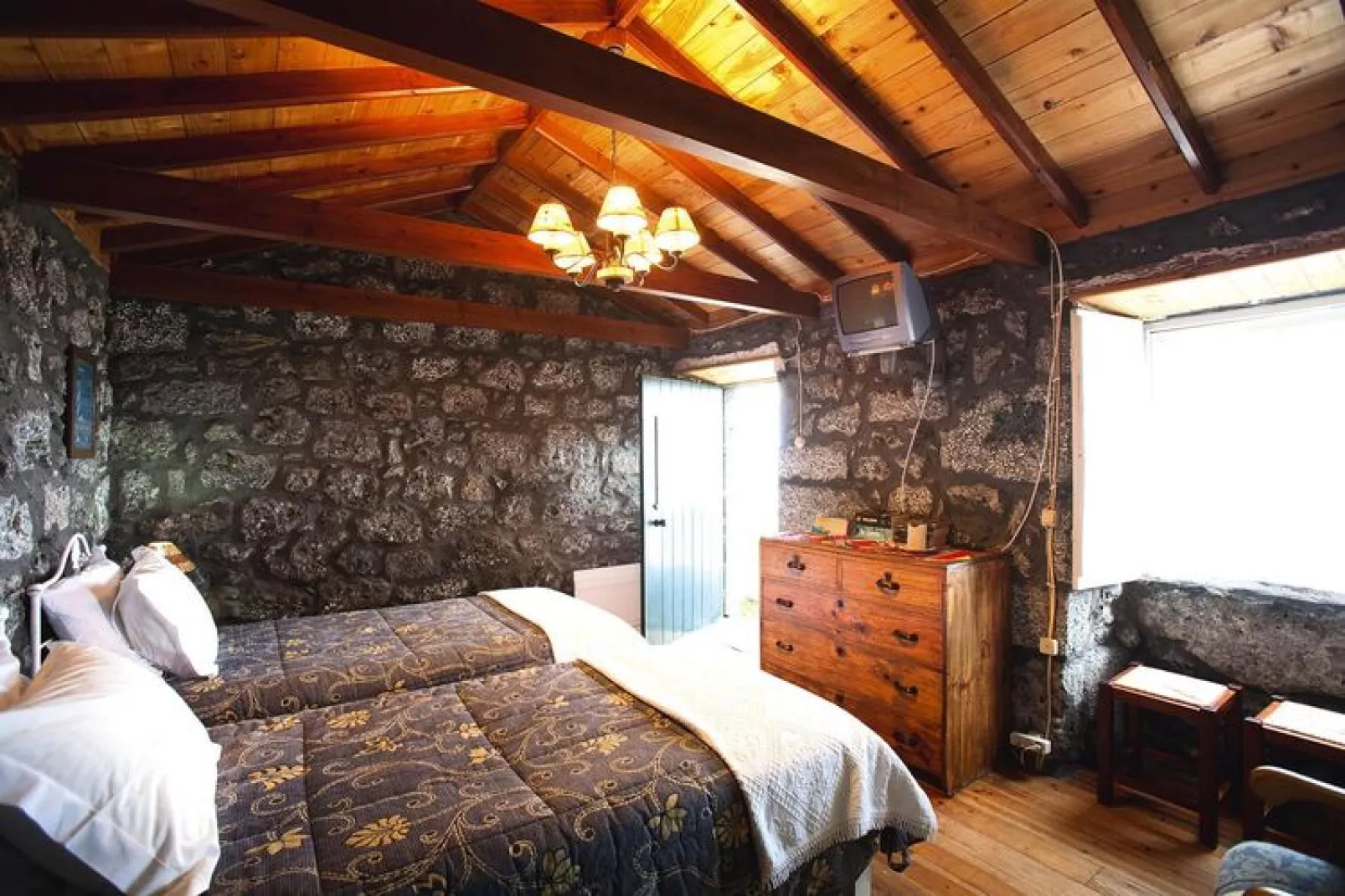 Ferienhäuser Adegas do Pico in Prainha // Adega T2 70-90m2 / sea-Bedroom