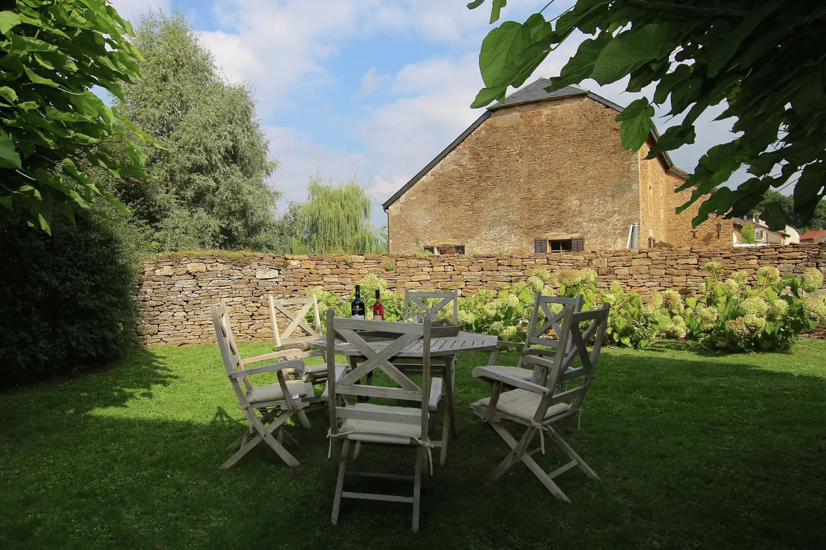 Baillet Latour-Gardens summer