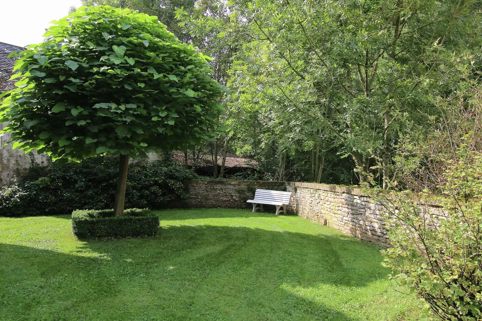 Baillet Latour-Gardens summer
