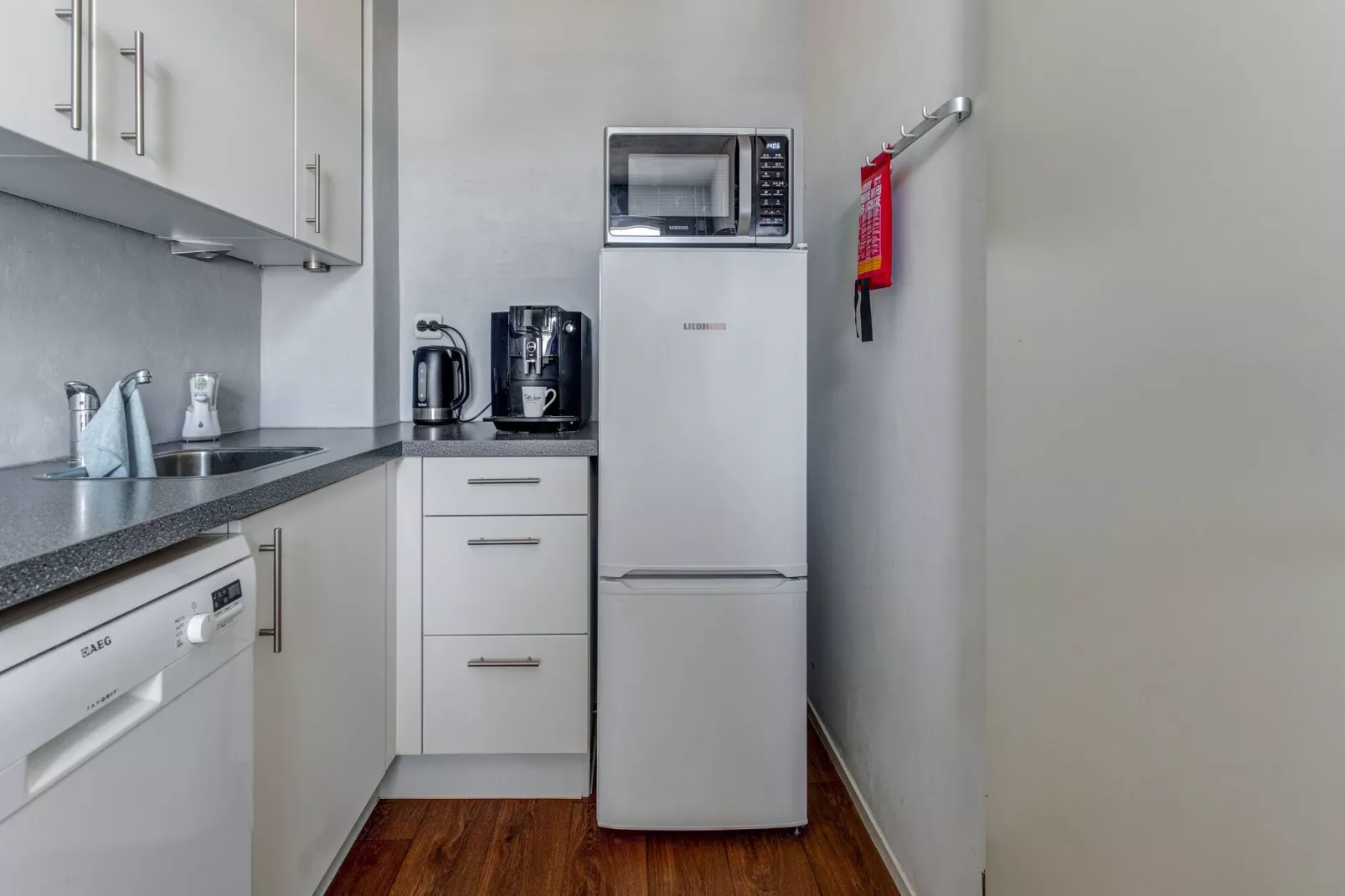 Ruim appartement in centrum Leeuwarden-Kitchen