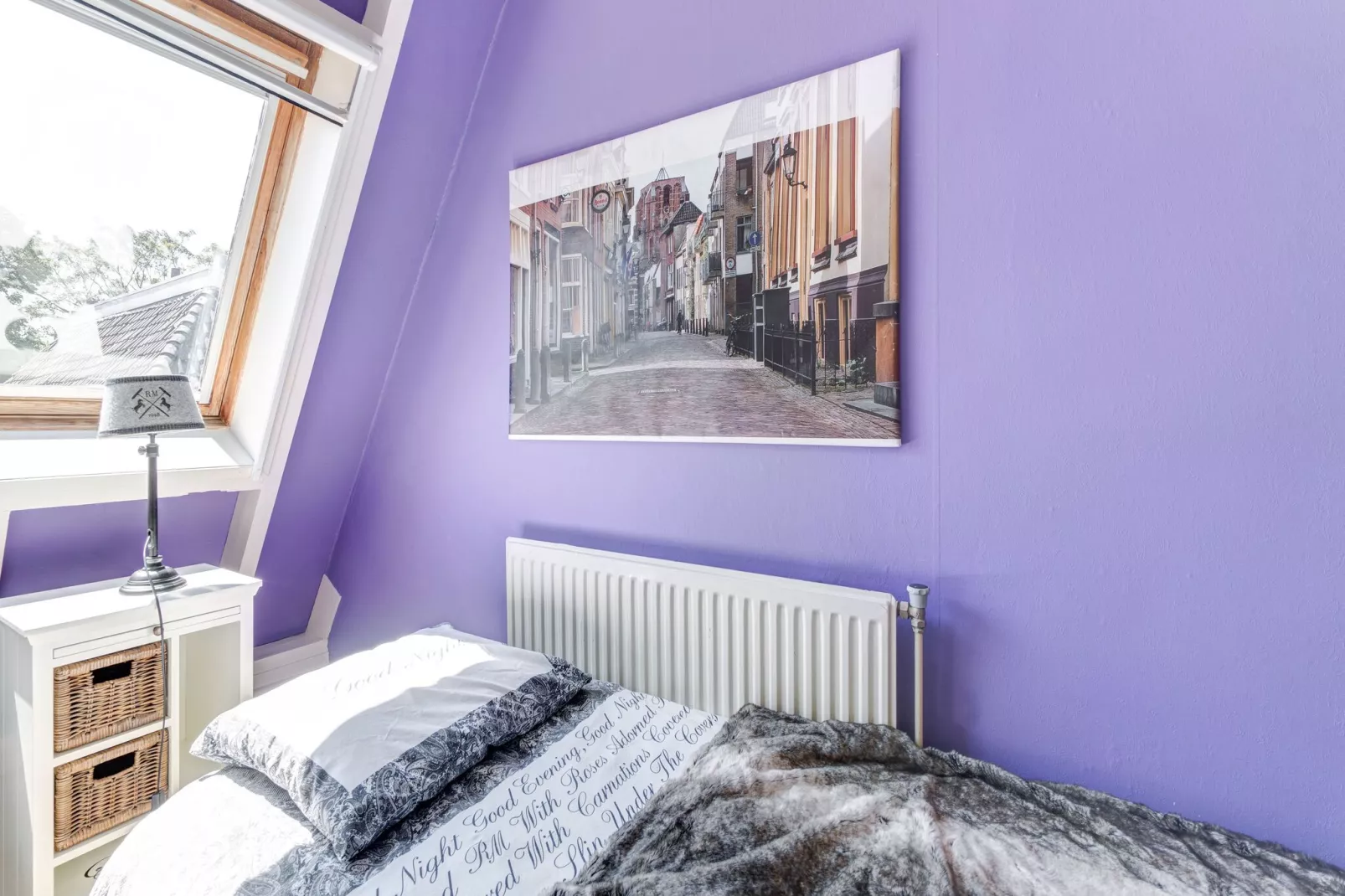 Ruim appartement in centrum Leeuwarden-Bedroom