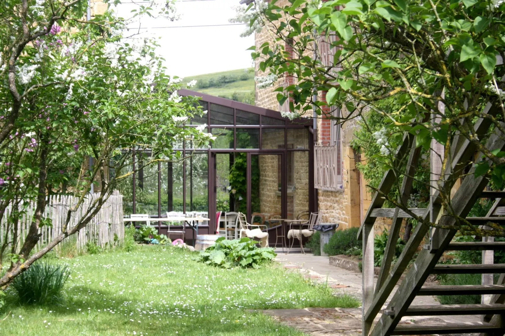 Le Pigeonnier-Exterior summer