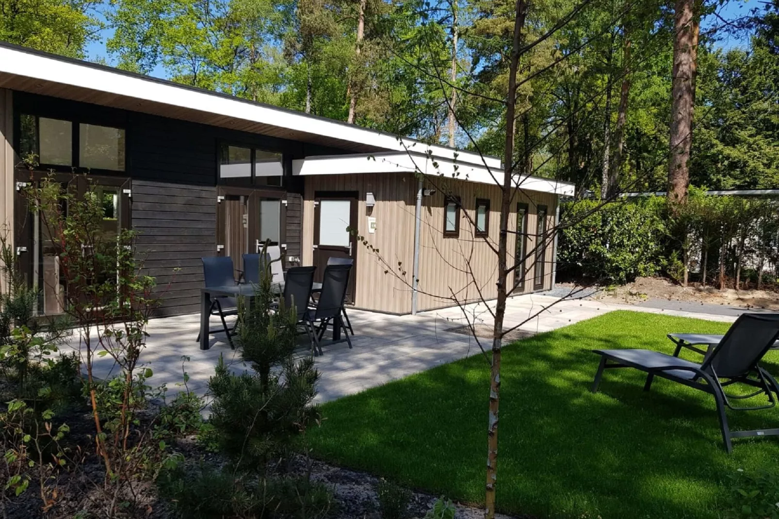 Vakantiepark De Rimboe & De Woeste Hoogte 20-Gardens summer