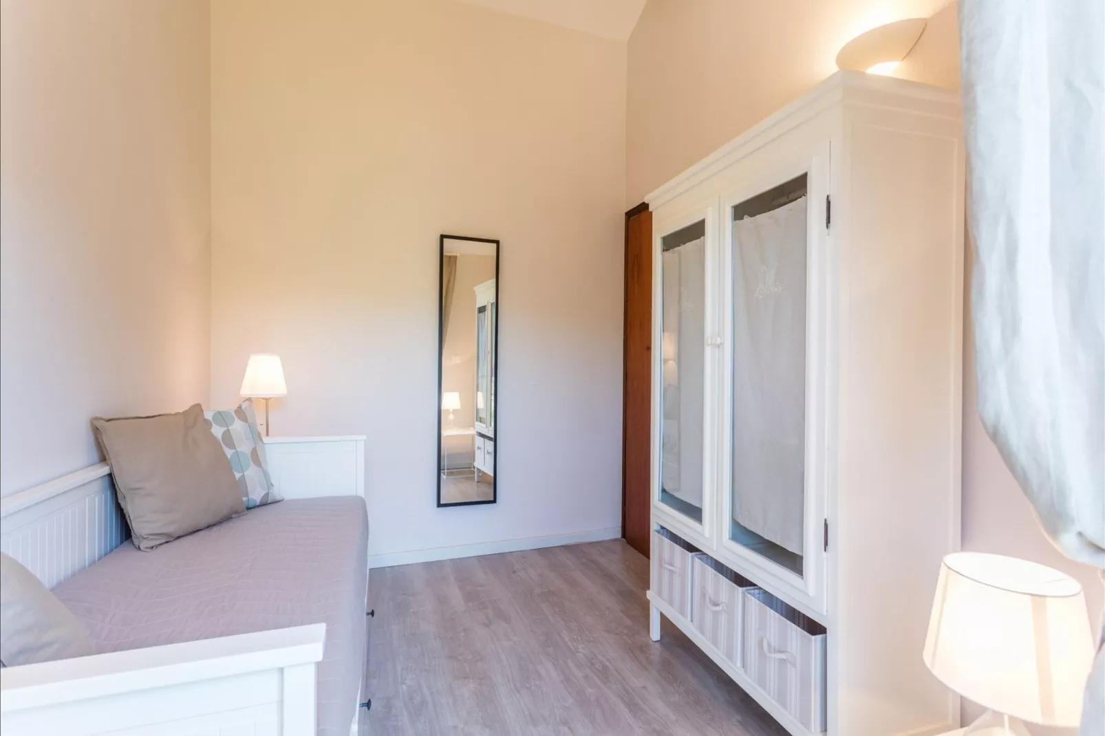 Villa Romance-Bedroom