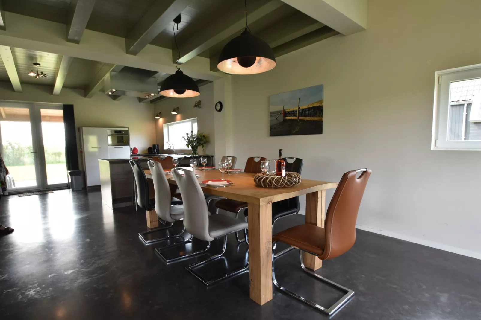 Zeedijk III-Dining room