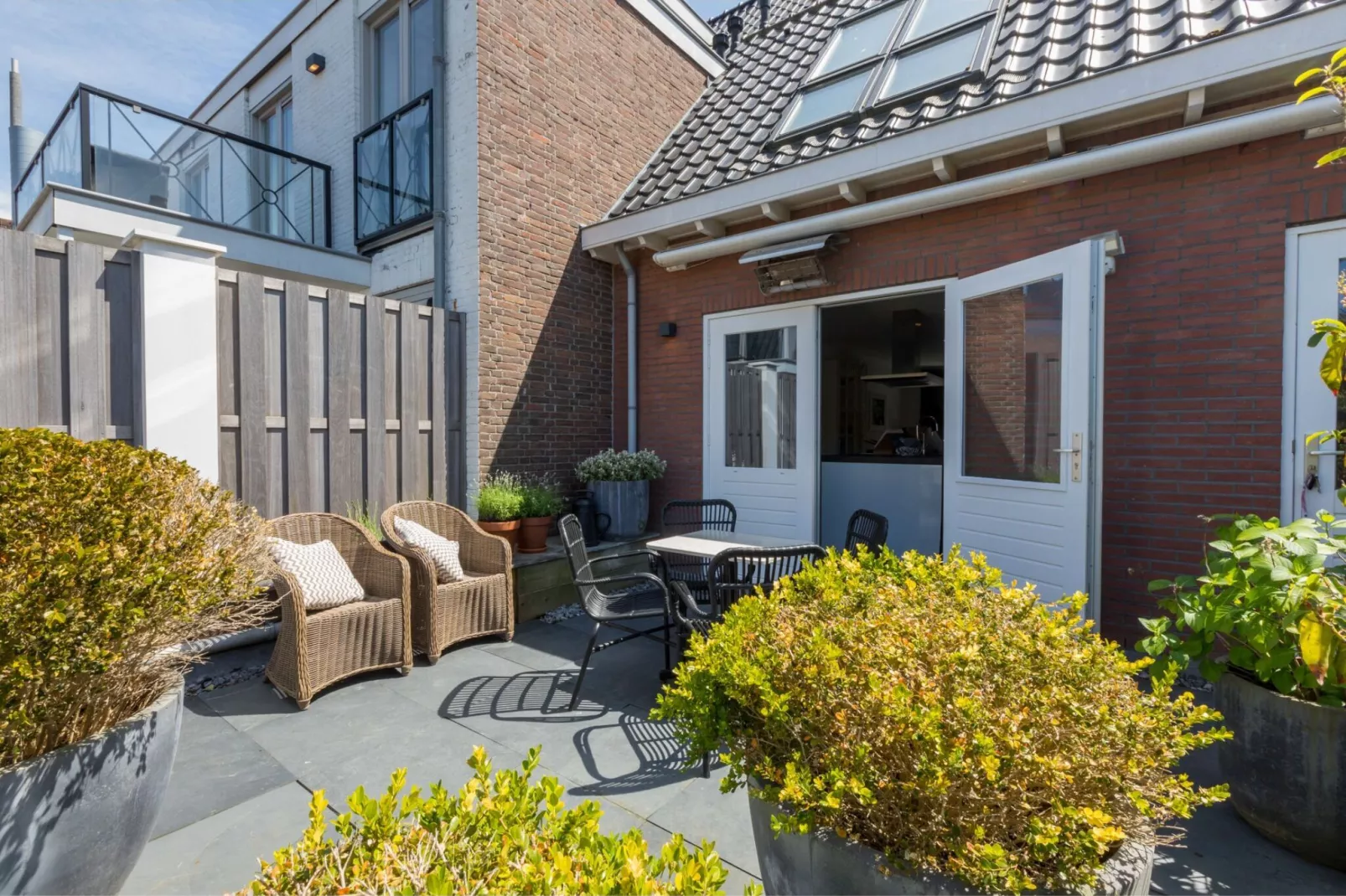 Ooststraat 7-Terrace balcony