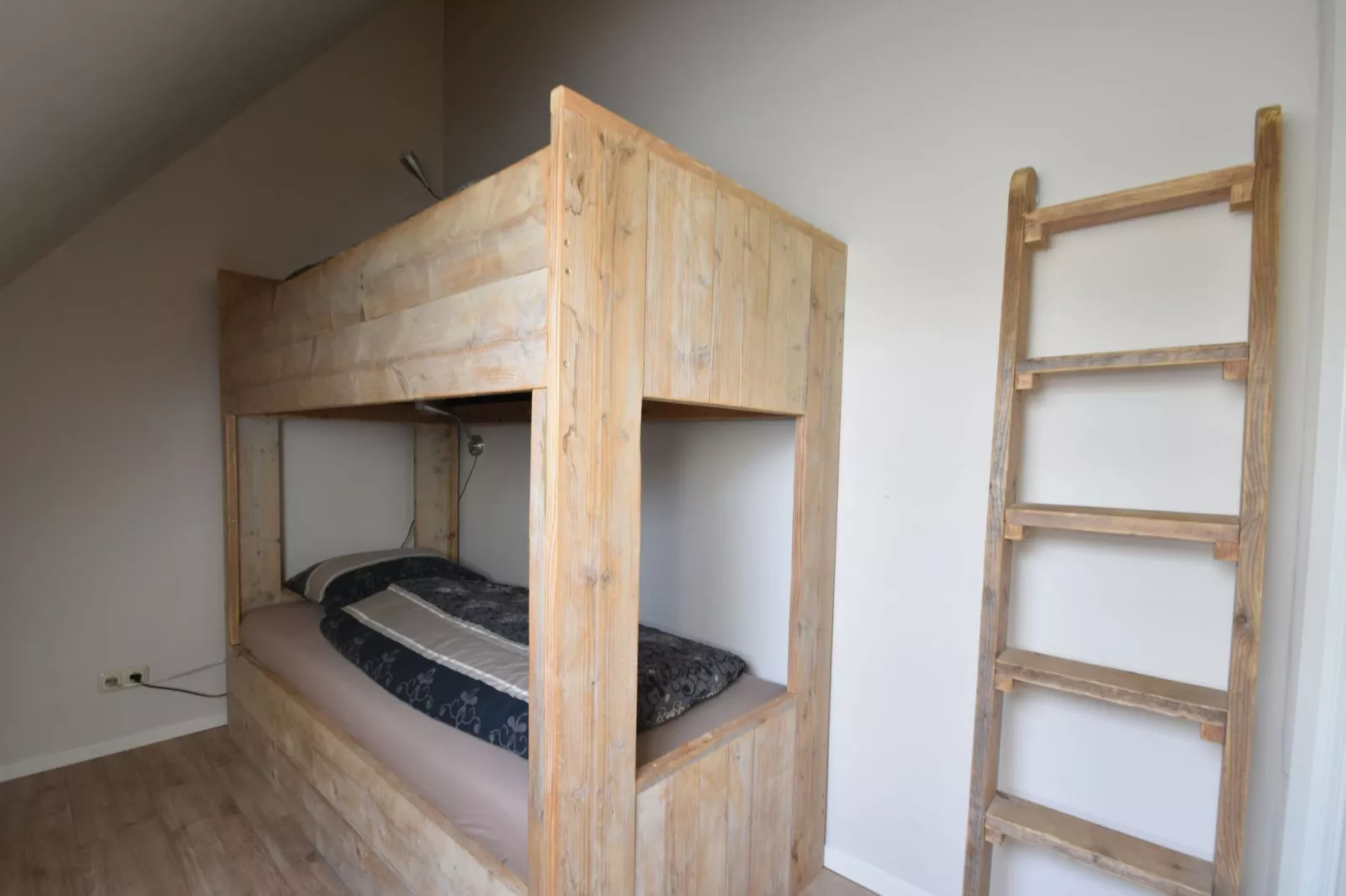 Zeedijk III-Bedroom