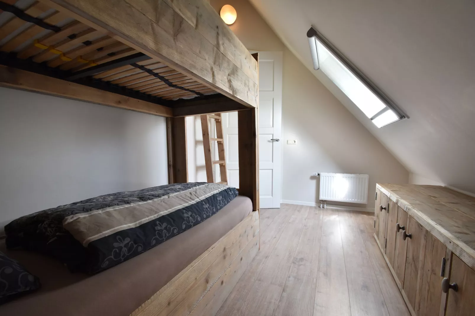 Zeedijk III-Bedroom