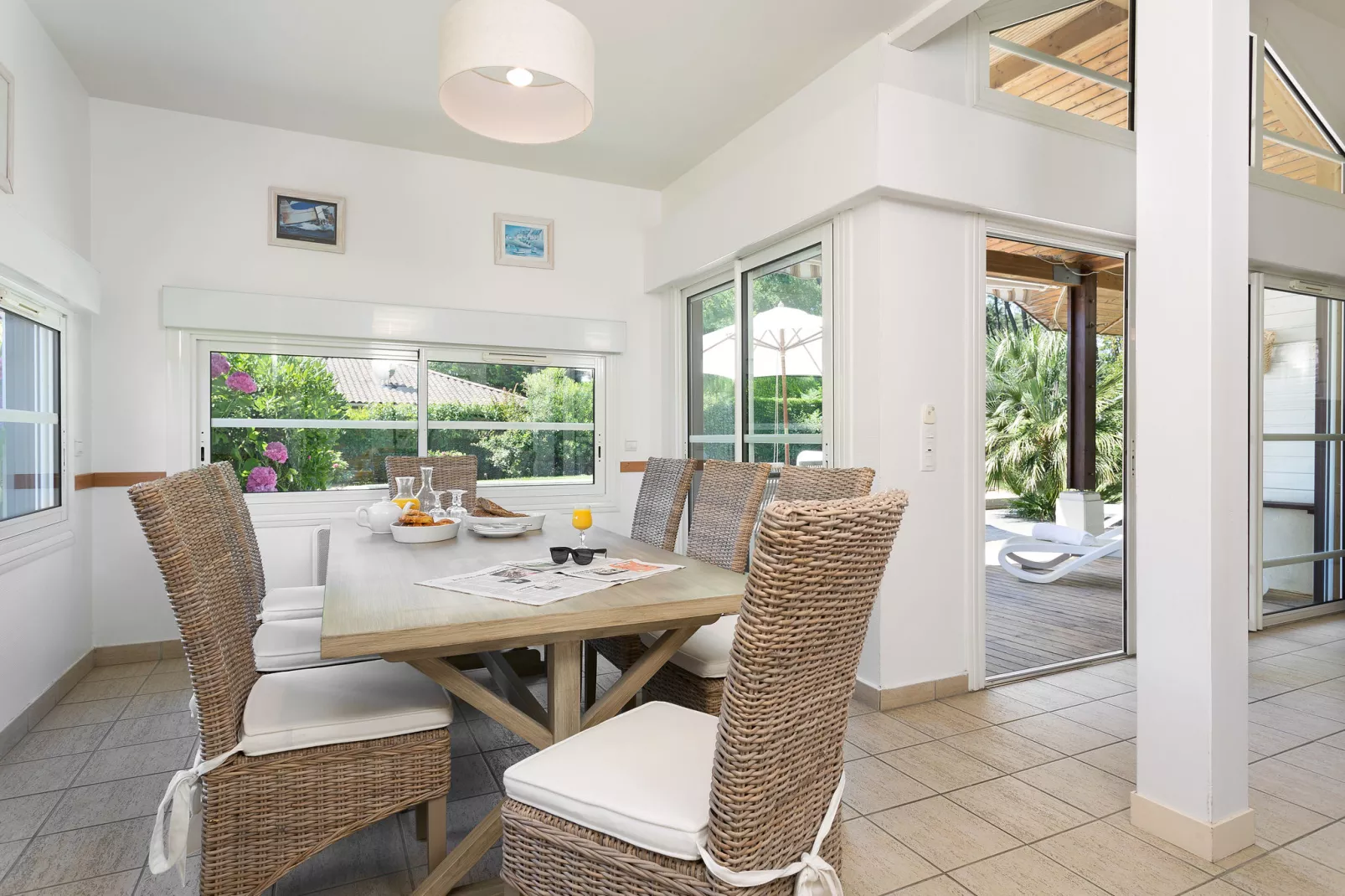Villas de la Prade 2-Dining room