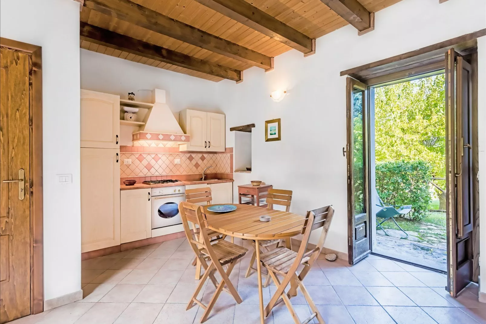 Orangery in the Green-Kitchen