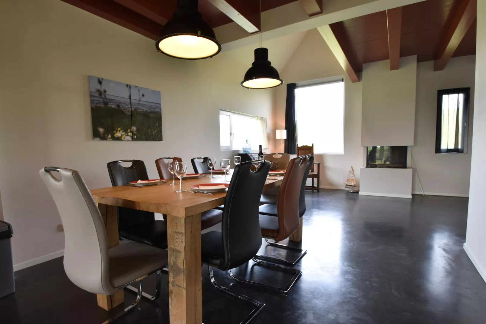 Zeedijk II-Dining room