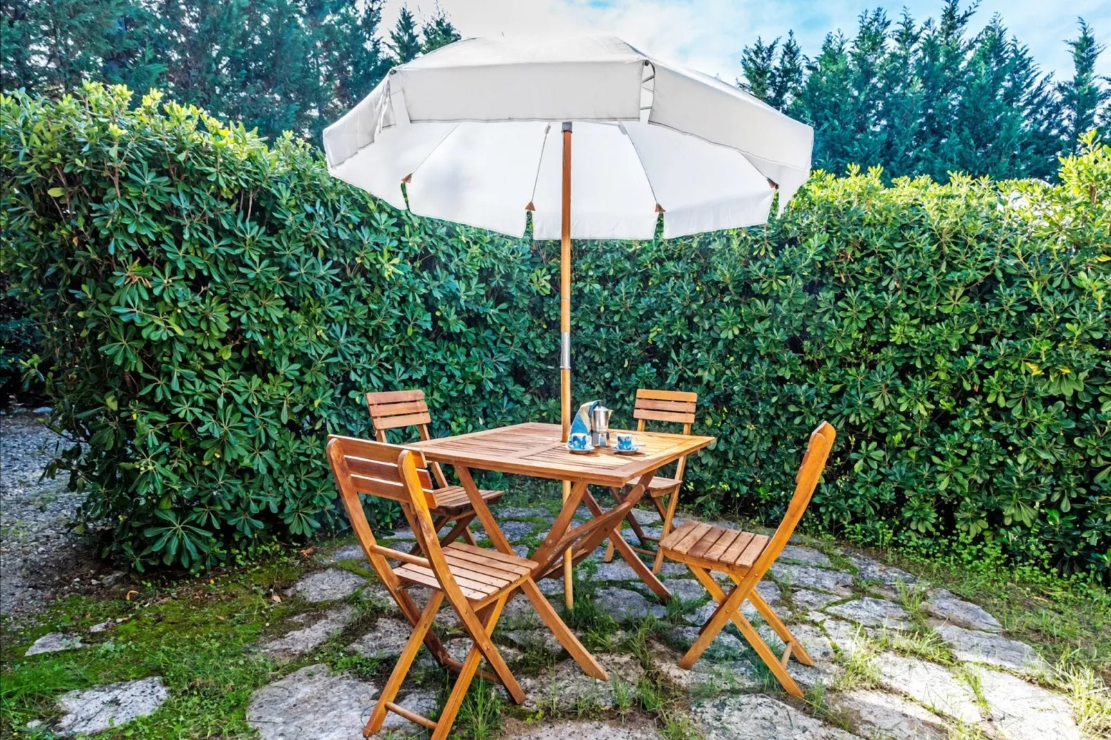 Orangery in the Green-Terrace balcony