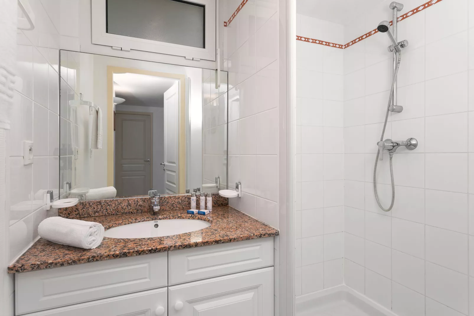 Villas de la Prade 2-Bathroom