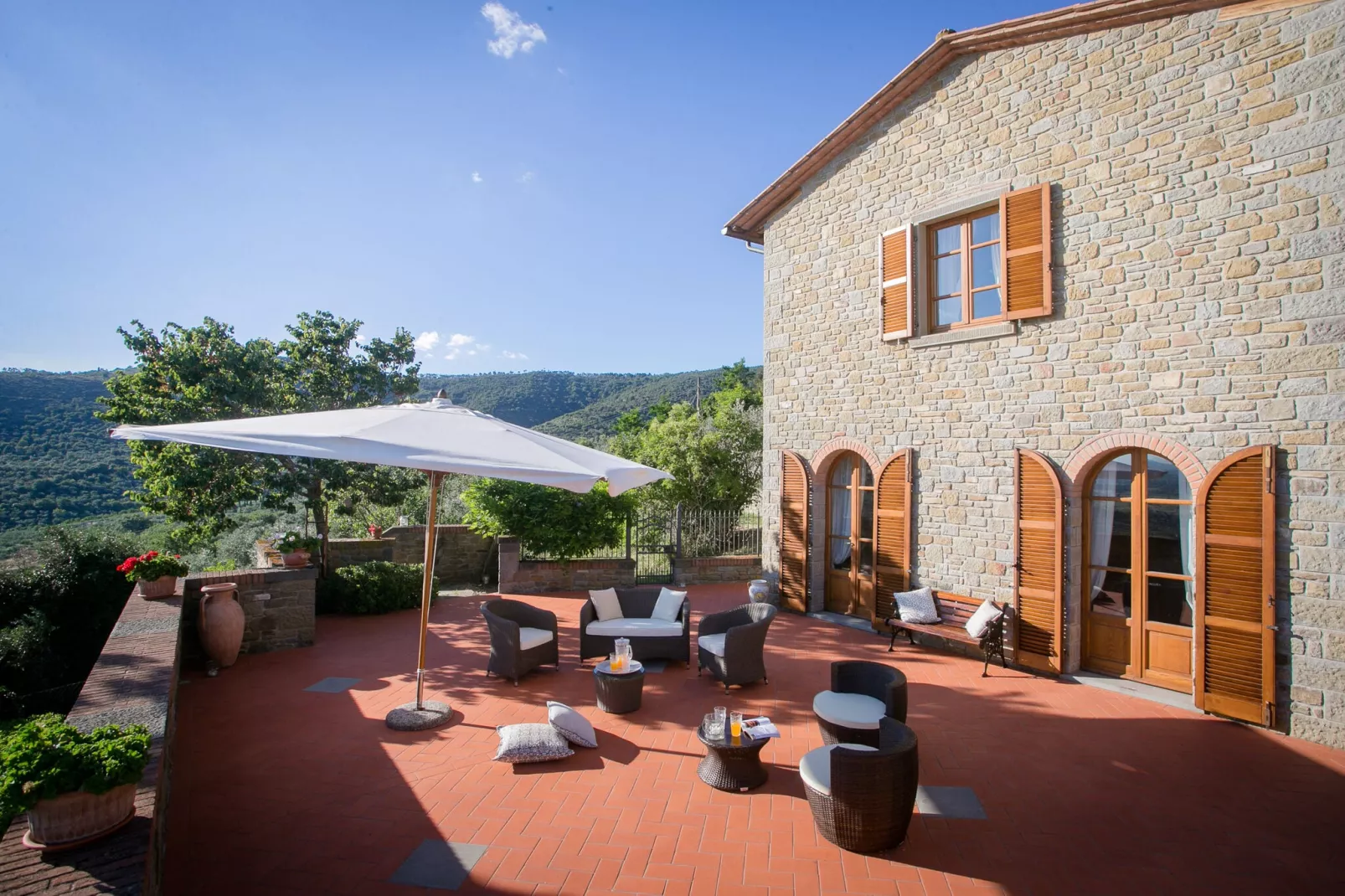 Corte  della Luna-Exterior summer