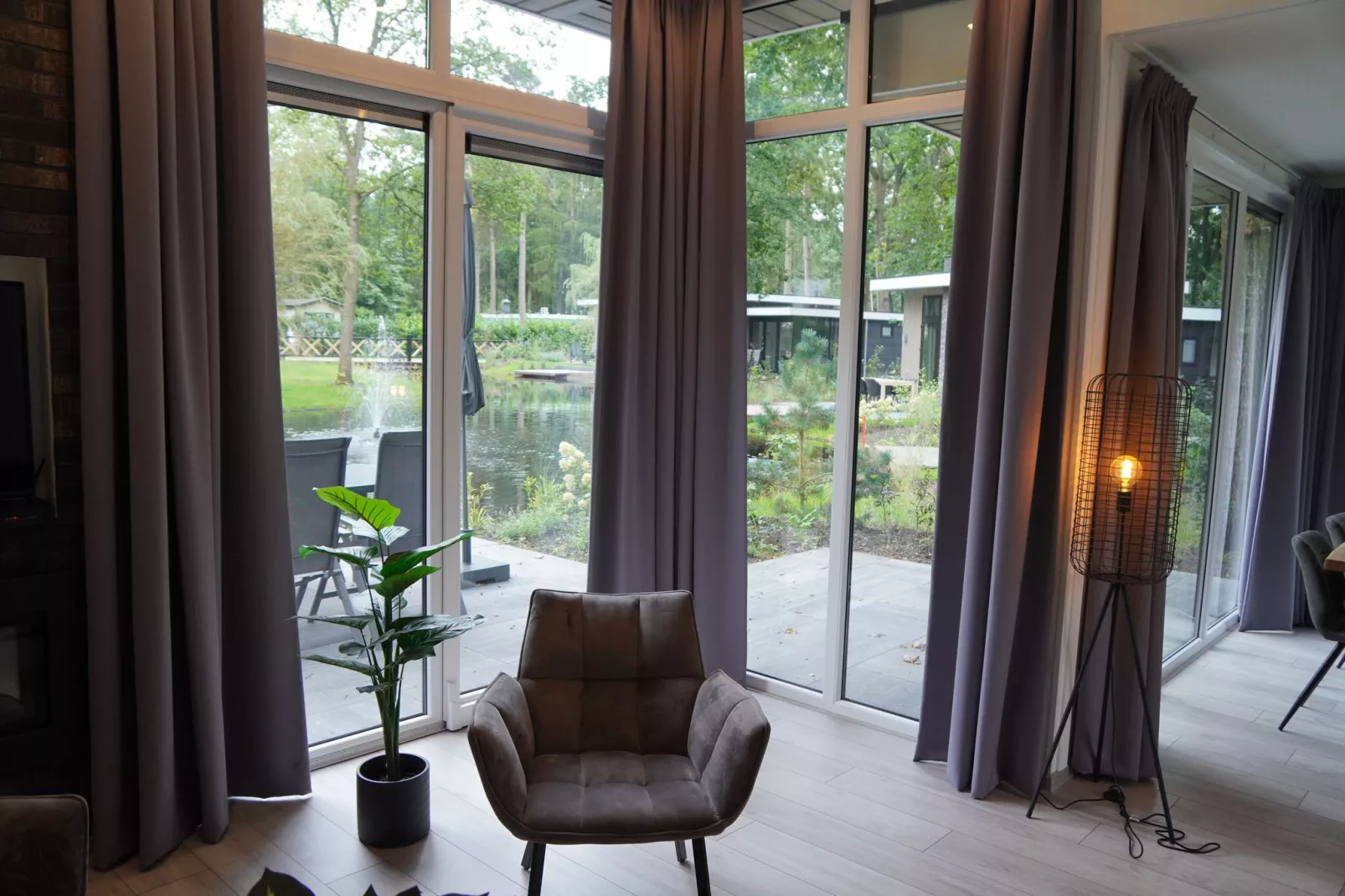 Vakantiepark De Rimboe & De Woeste Hoogte 24-Living room
