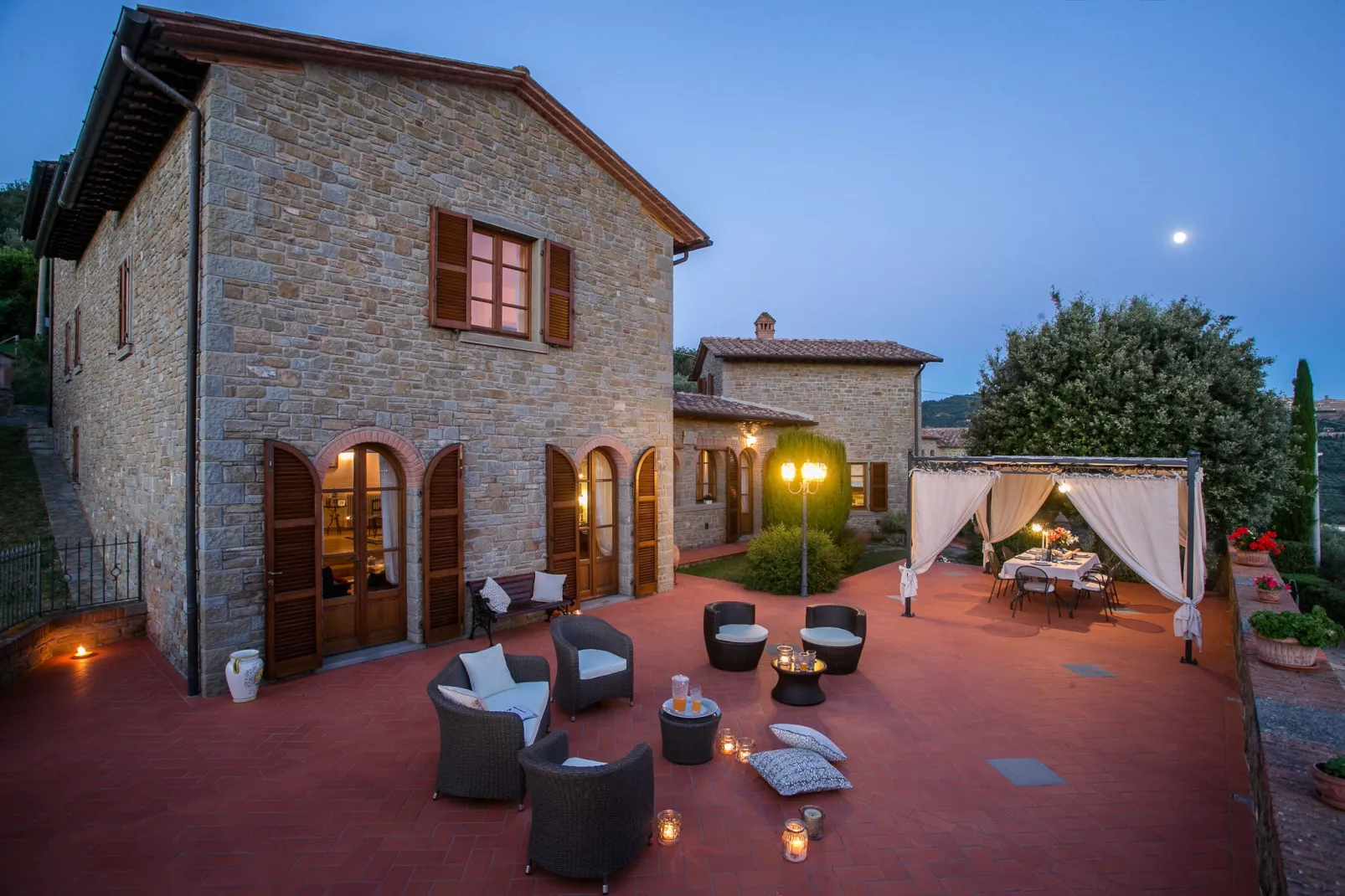 Corte  della Luna-Exterior summer