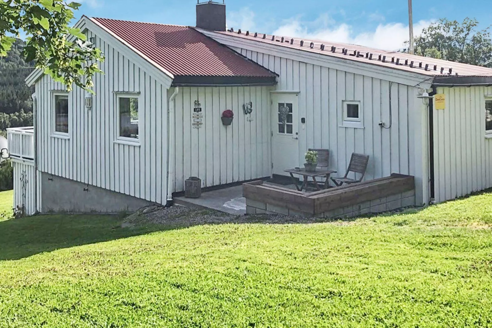 6 person holiday home in AVERØY