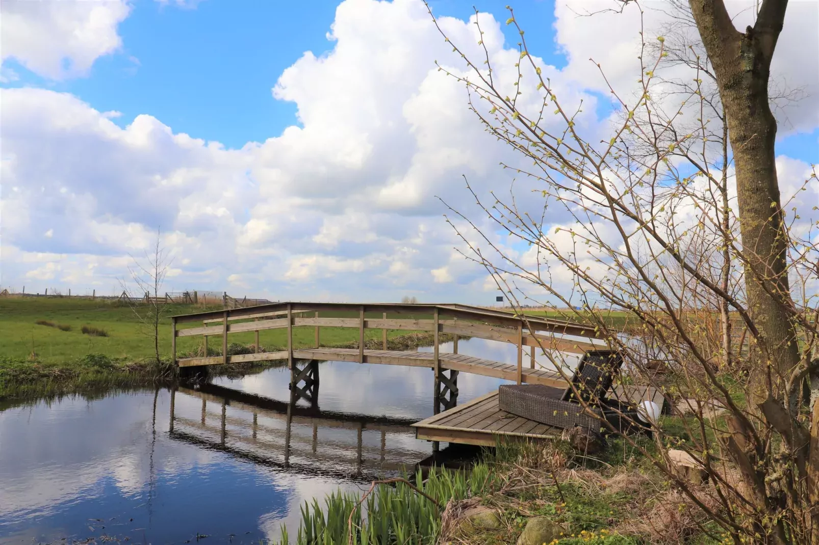 Knus chalet in Friesland met hottub-Aussicht Sommer