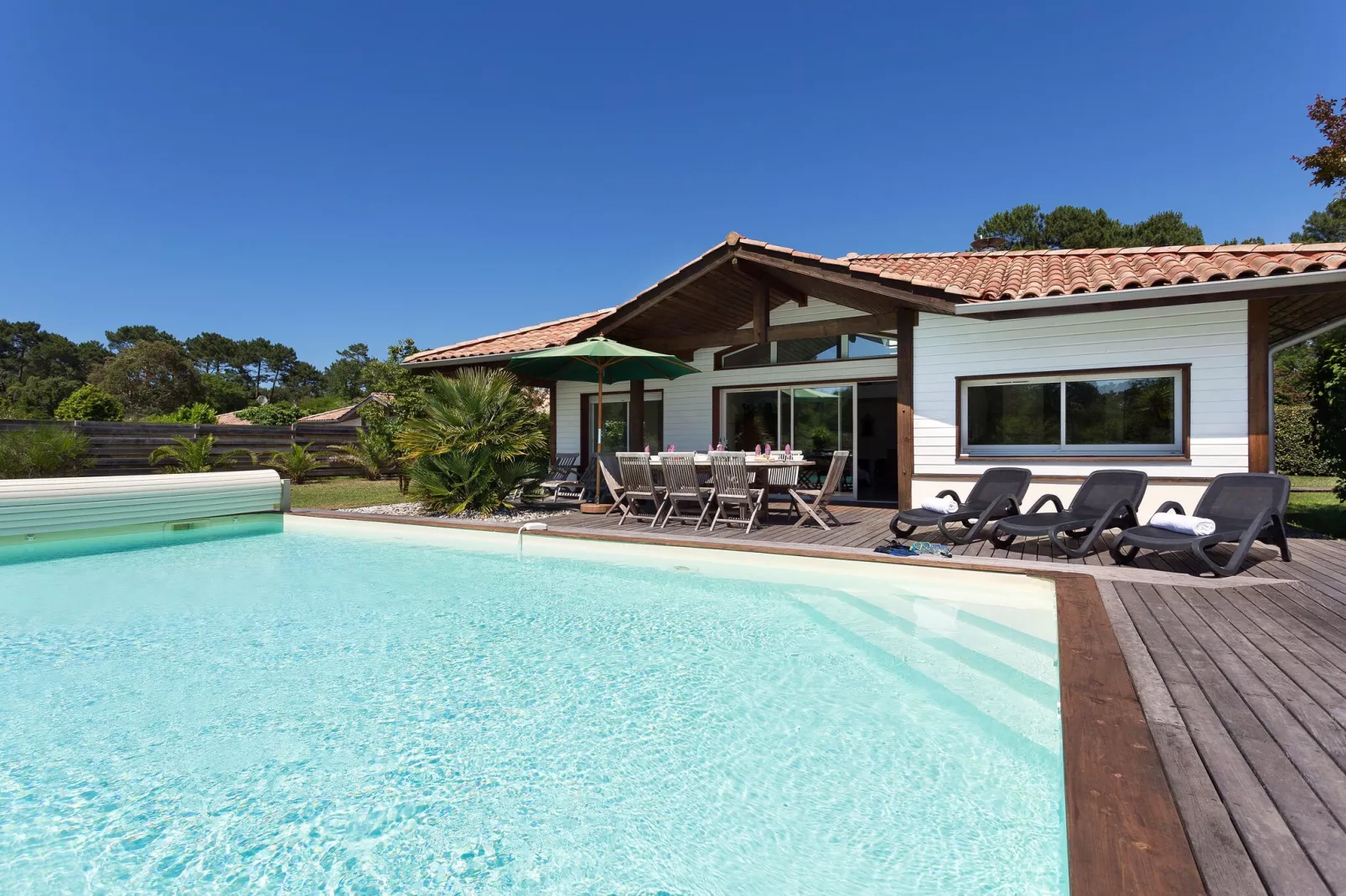 Villas de la Prade 1-Exterior summer