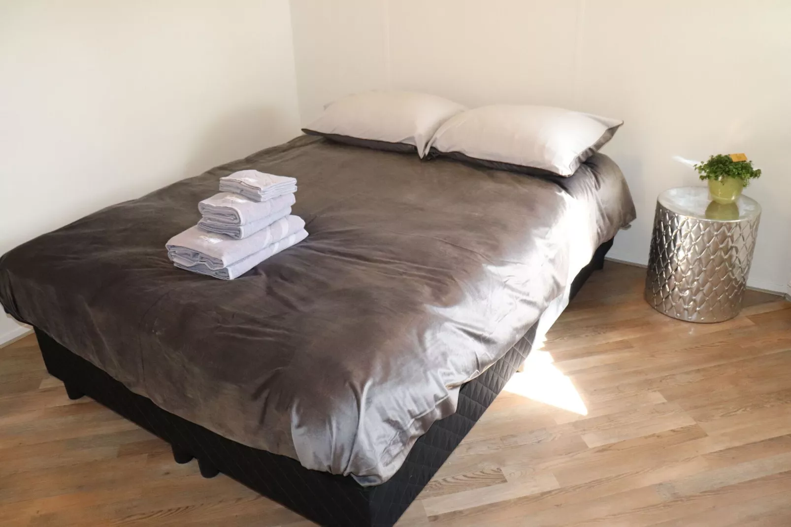 Knus chalet in Friesland met hottub-Schlafzimmer