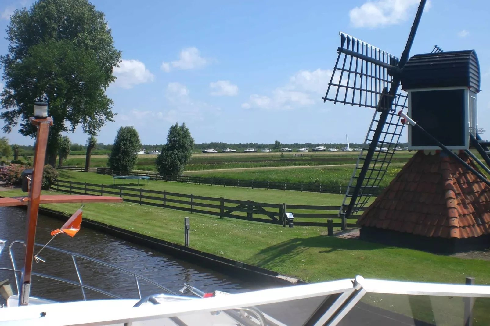 Knus chalet in Friesland met hottub-Gebiete Sommer 5 km