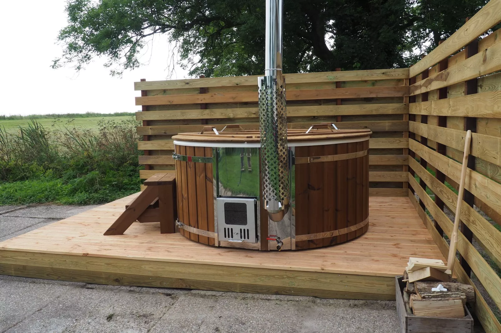 Knus chalet in Friesland met hottub-Wellness