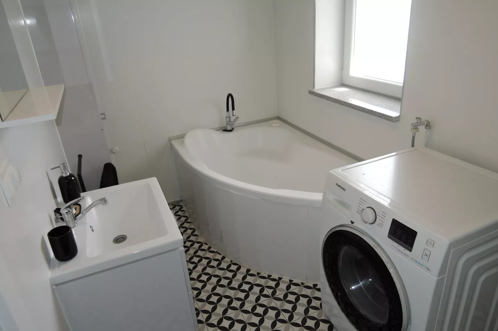 Ferienhaus in Nowogard at the Lake for 4 persons NOW-Bathroom