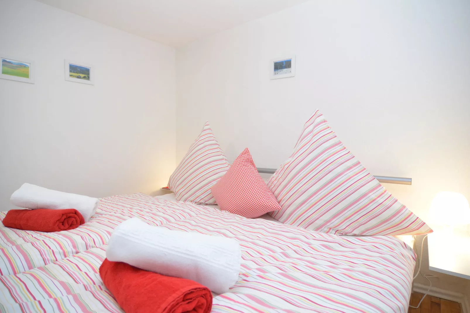 Hunau II-Bedroom