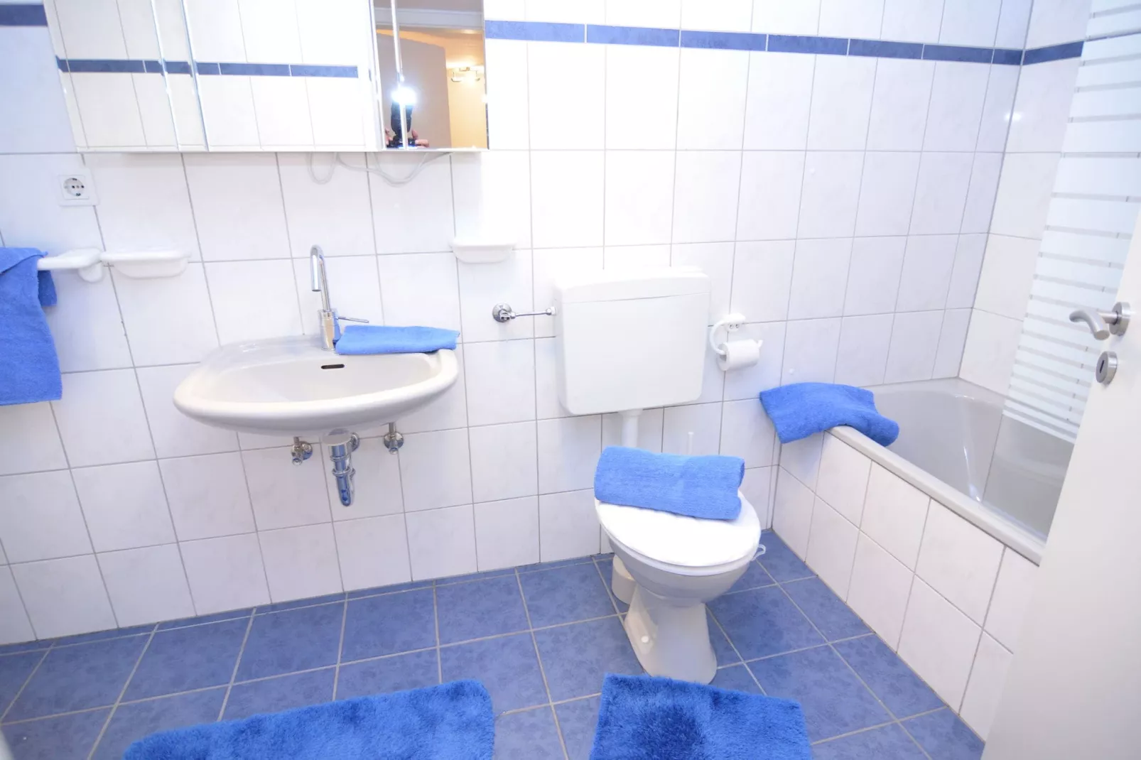 Hunau II-Bathroom
