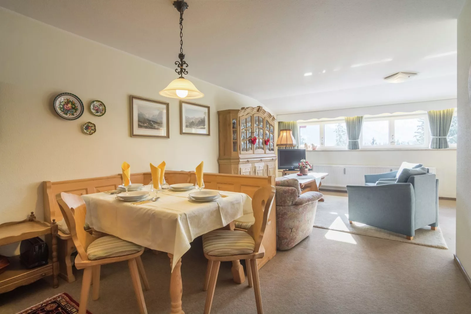 Hiltprands Schwende-Dining room