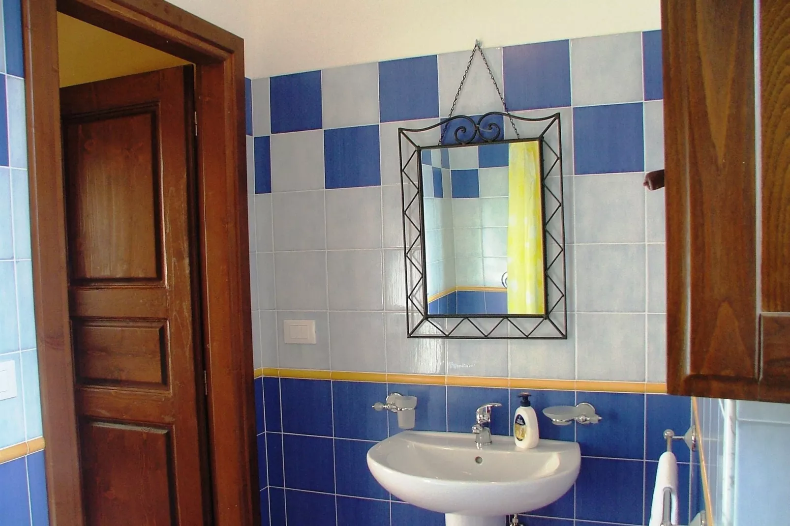 Casa Donna Vittoria-Bathroom