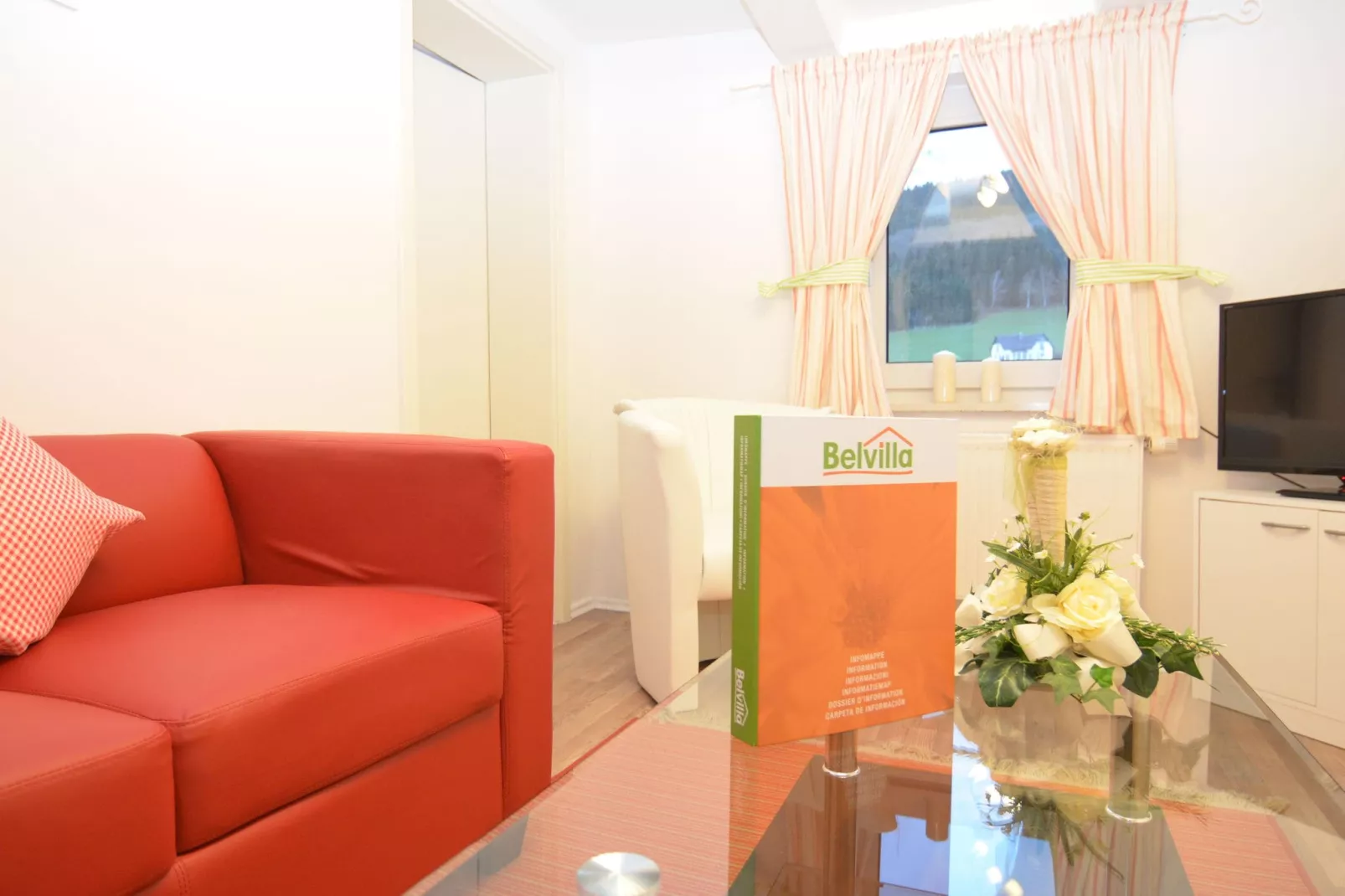 Hunau II-Living room