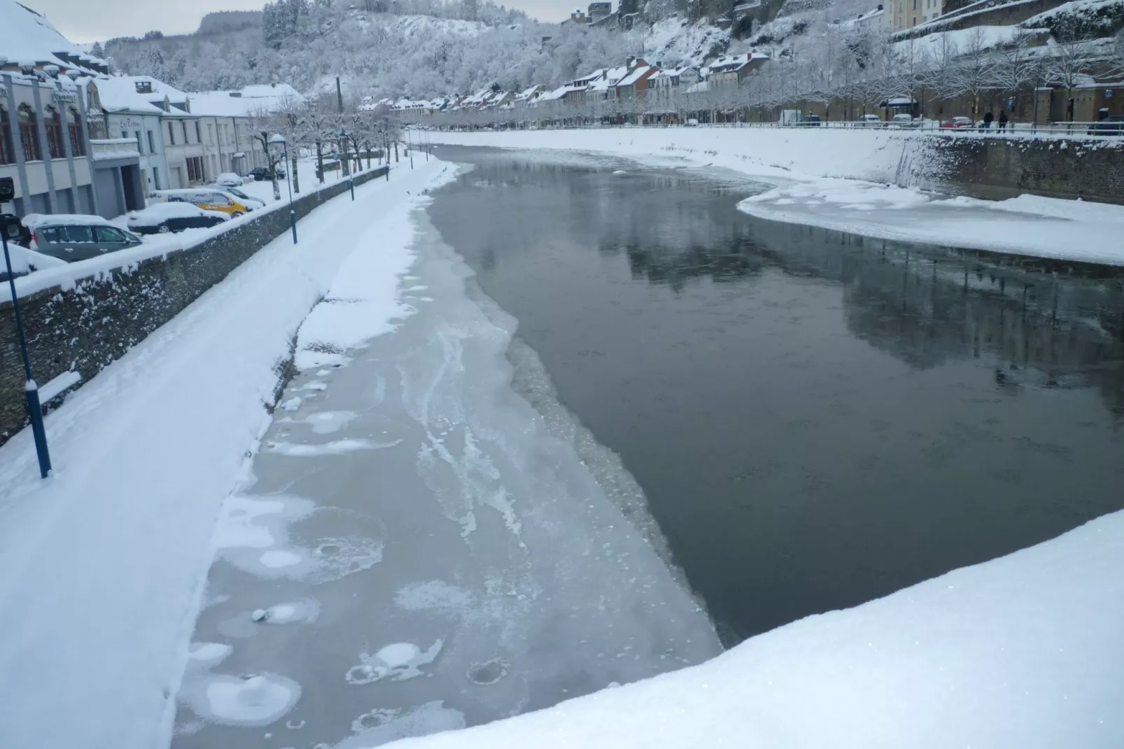 Au pied du château de Bouillon-Garten Winter