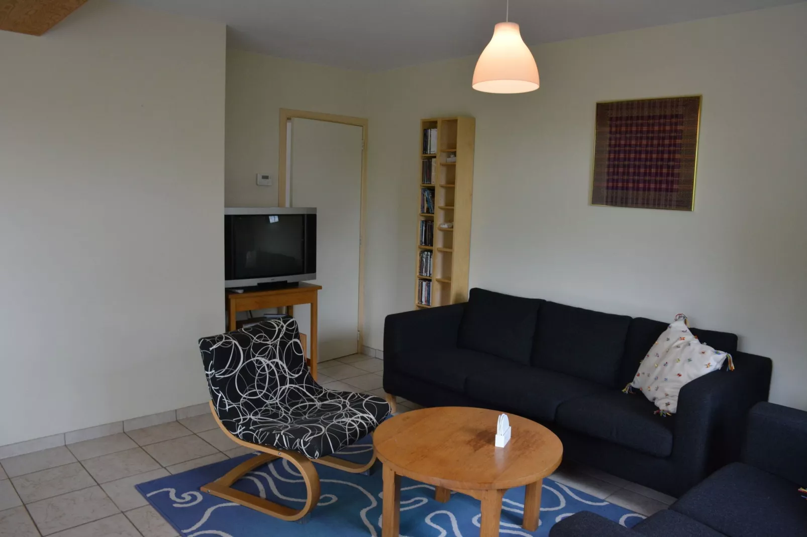 Yameta Down-Living room