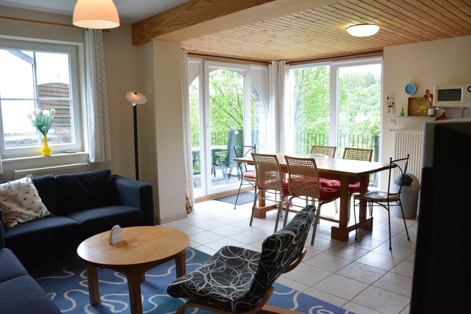 Yameta Down-Dining room