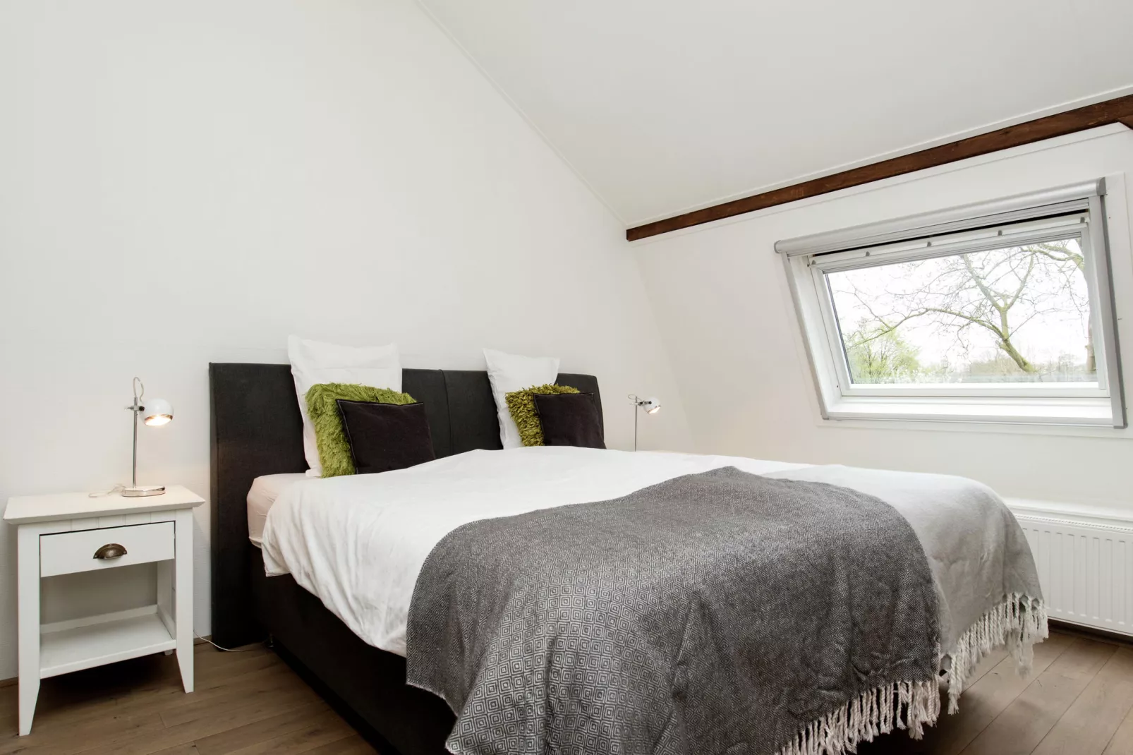 Dorpswoning Op Niveau-Bedroom